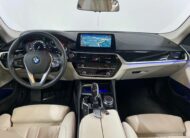 BMW 540i Sport Line *SoftClose* *Comfort zetels* *Camera*