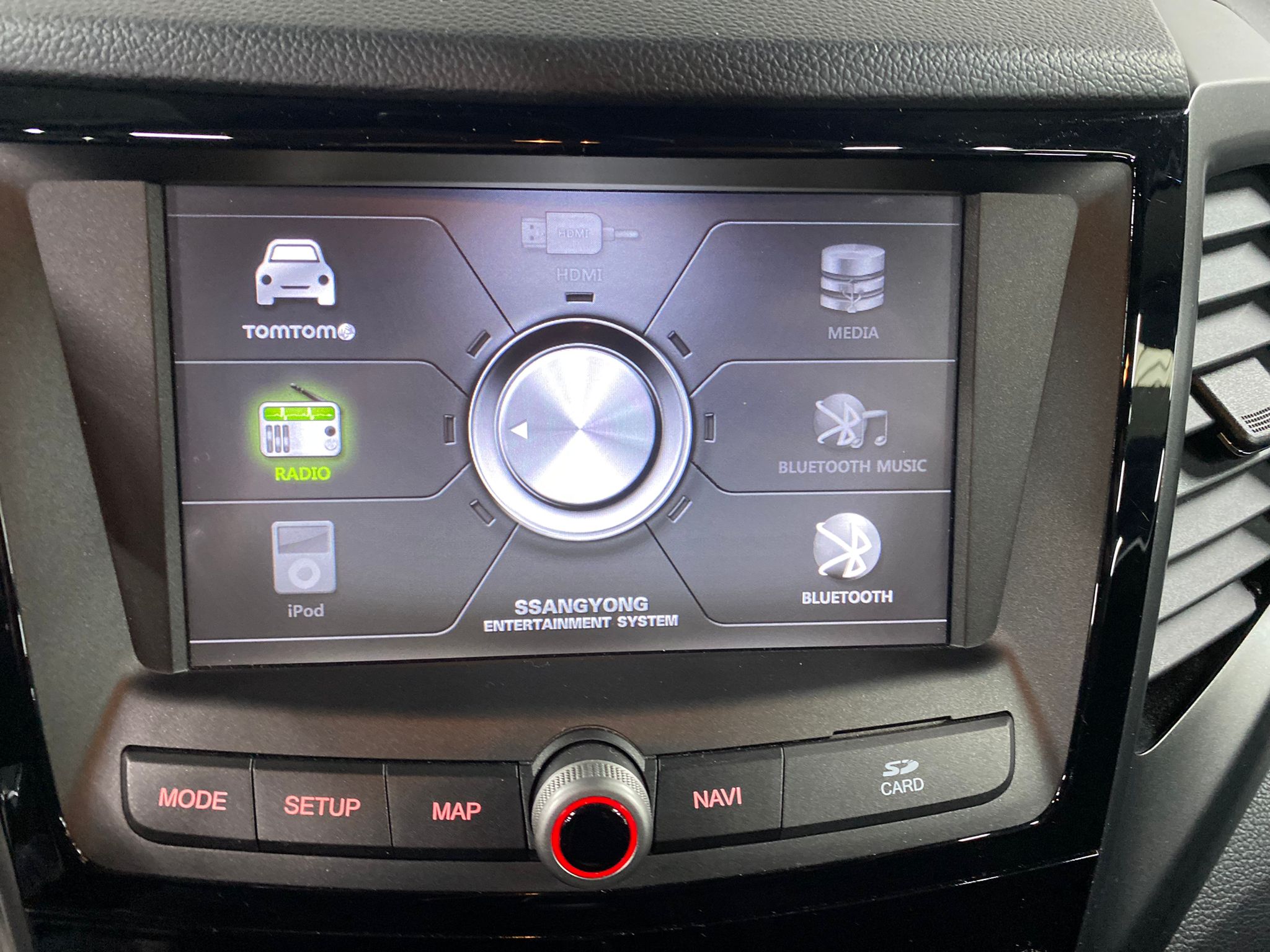 Ssang Yong XLV / 1.6i CNG/ Benzine / Navigatie/ Camera /