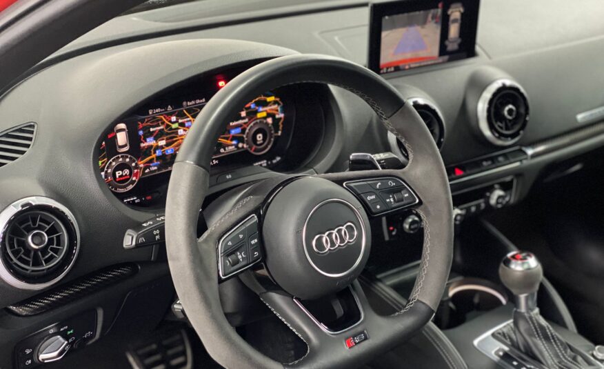 Audi RS3 Quattro / Carbon interieur/ Pano / Camera/ Full