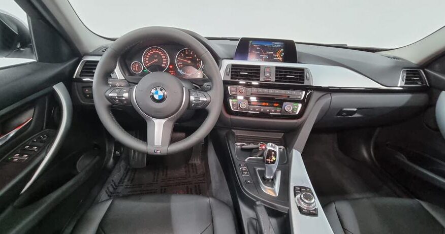 BMW 318i – M-Pakket – 29000KM- Headupdisplay- Xenon- Eerste