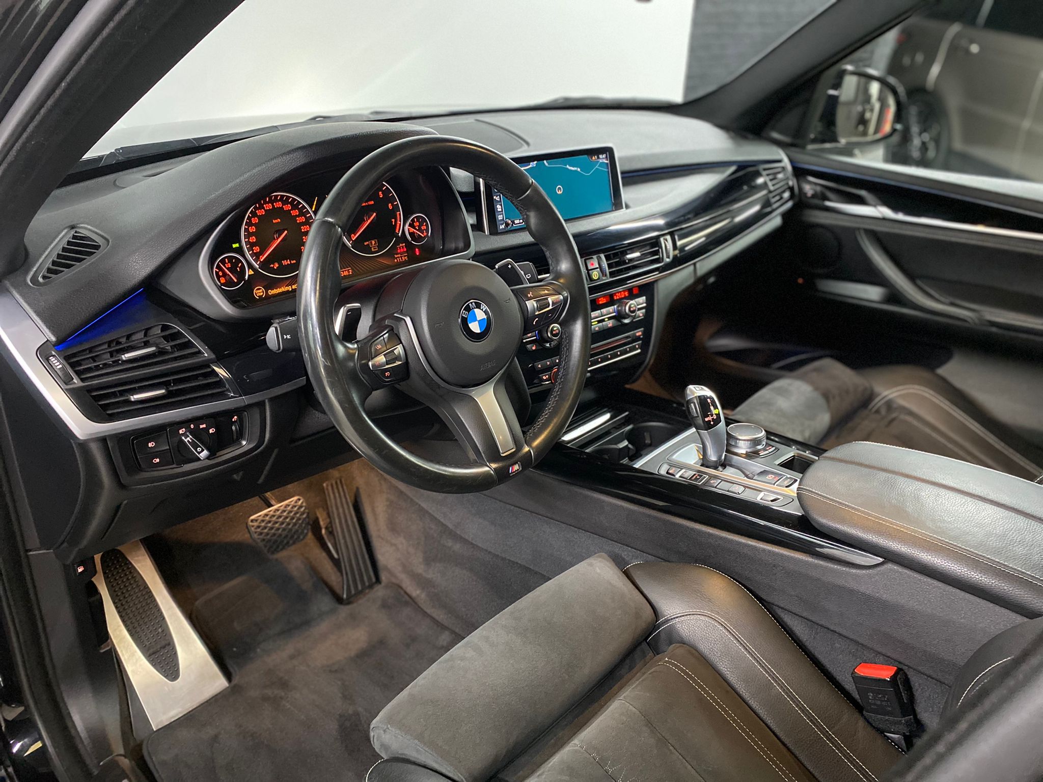 BMW X5 Hybrid Xdrive/ M-Pakket / Alcantara/Pano /78gr/Camera