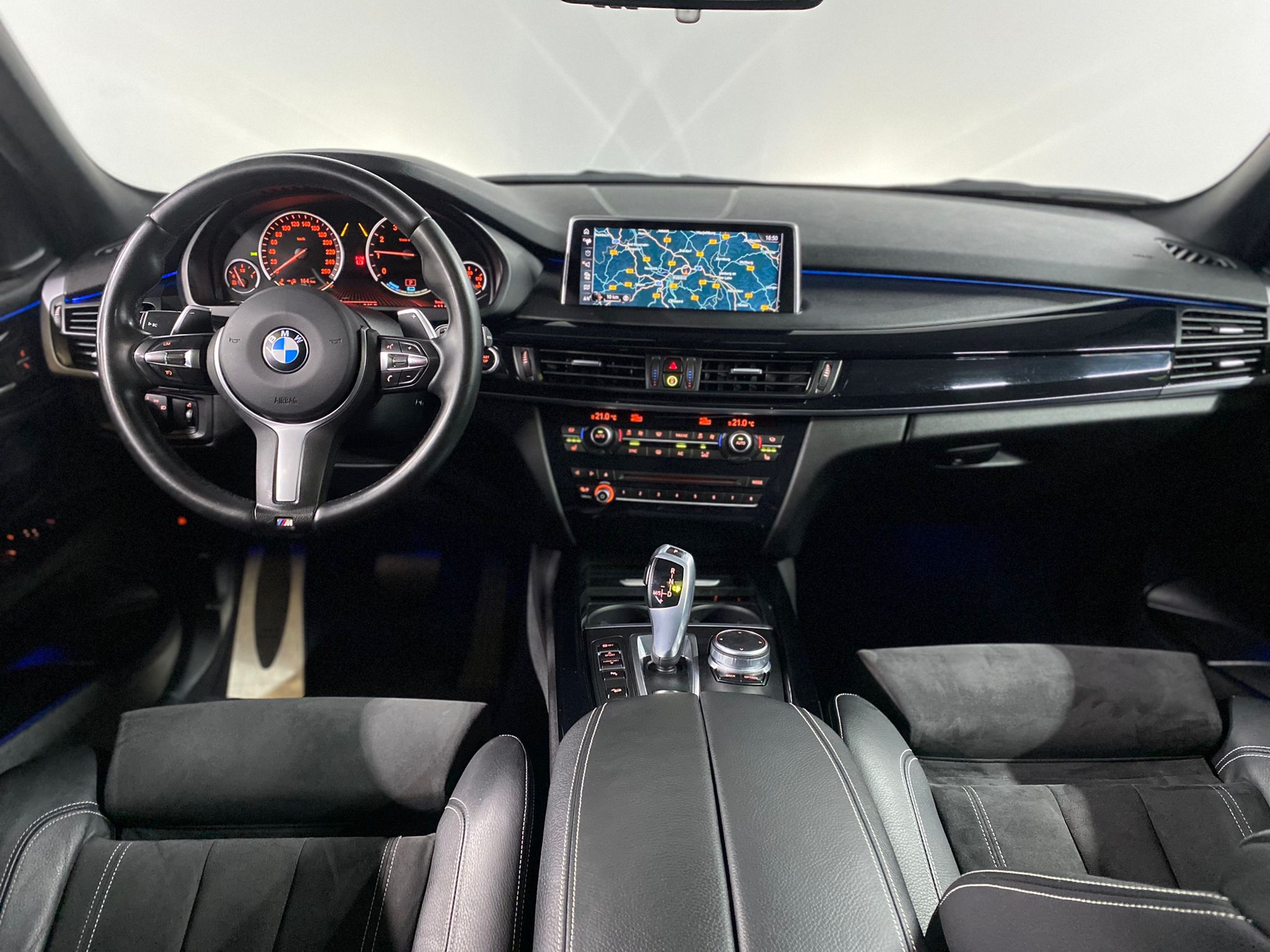 BMW X5 Hybrid Xdrive/ M-Pakket / Alcantara/Pano /78gr/Camera