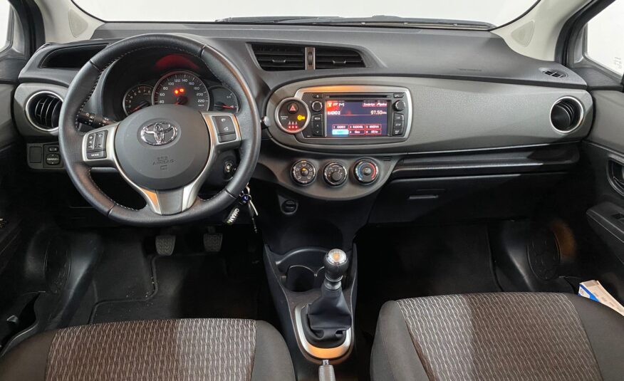 Toyota Yaris 1.3 Benzine / Trekhaak/ Airco / Camera/37000KM!