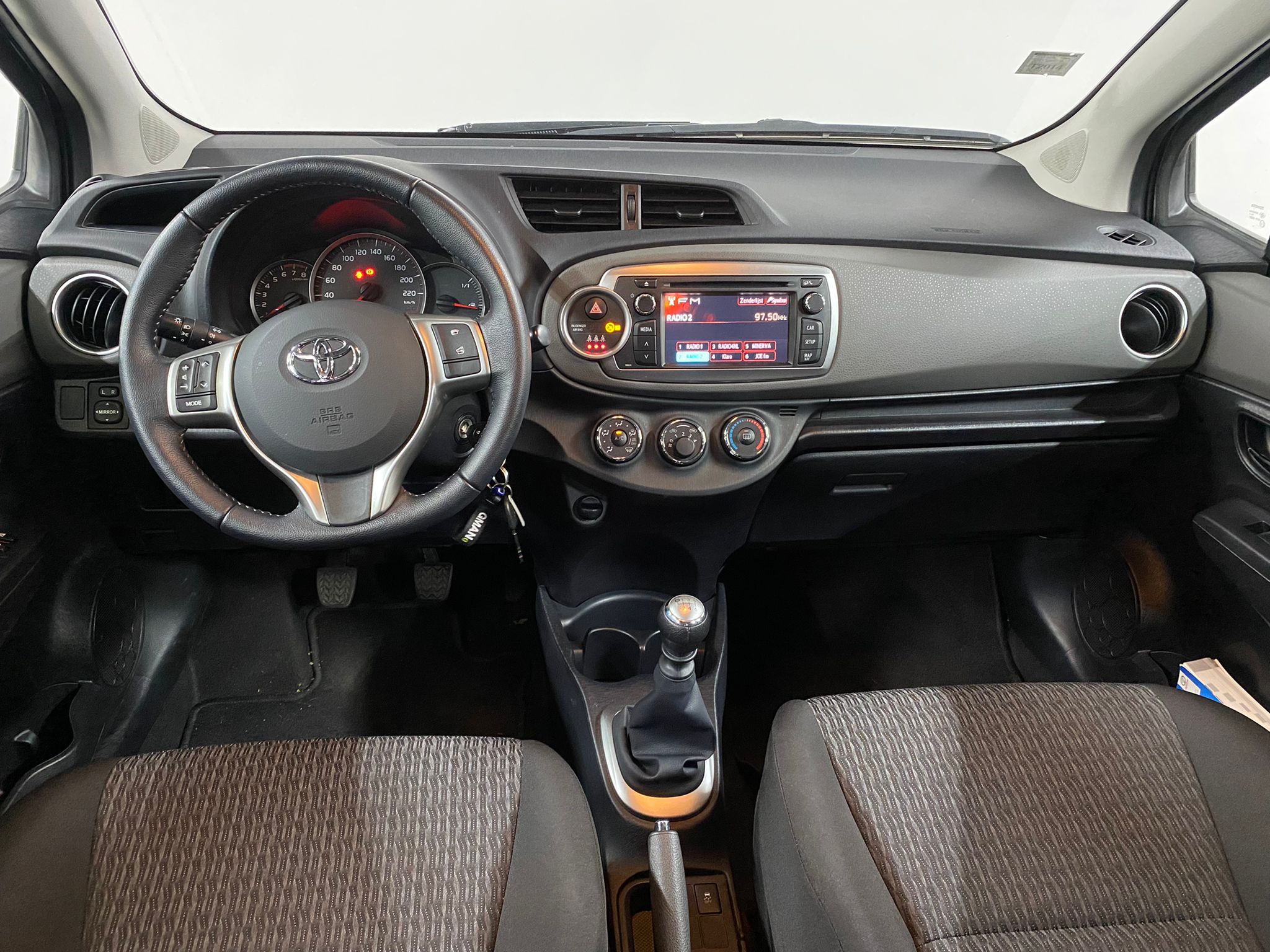 Toyota Yaris 1.3 Benzine / Trekhaak/ Airco / Camera/37000KM!