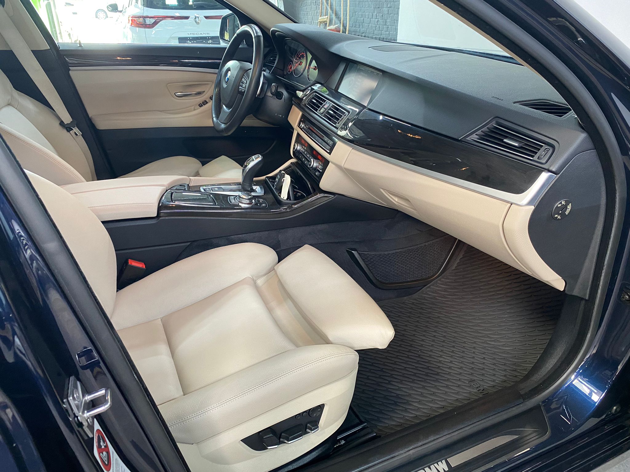 BMW 528i Xdrive/ Camera/ Trekhaak/ Eerste eigenaar/Full