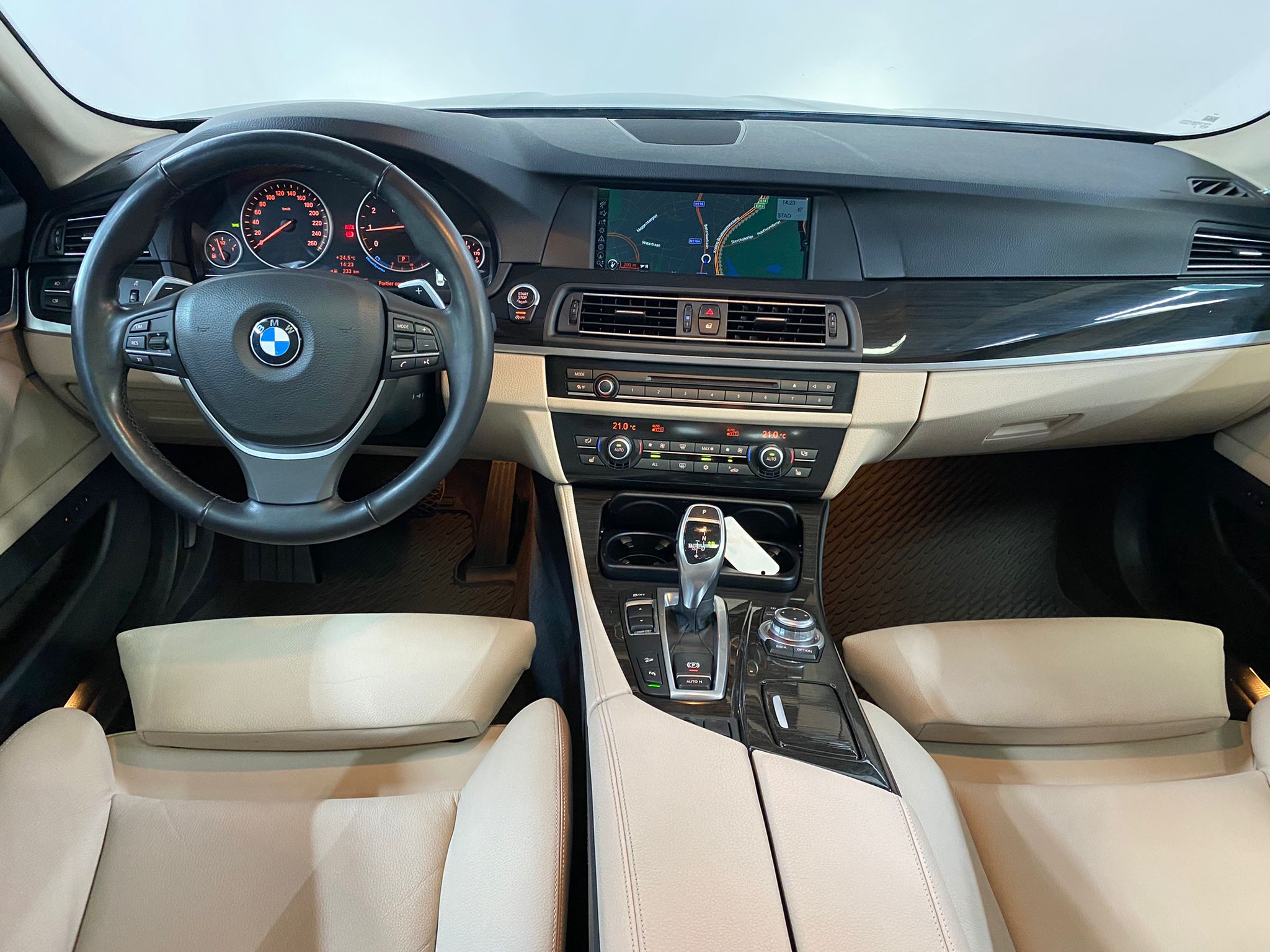 BMW 528i Xdrive/ Camera/ Trekhaak/ Eerste eigenaar/Full