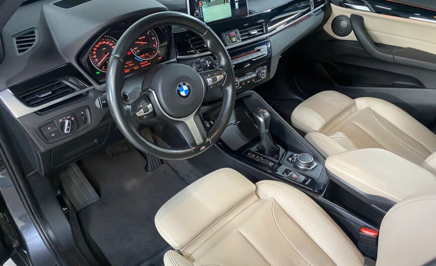 BMW X1 2.0 xDrive20/ Pano / Camera / Keyless Entry/190pk