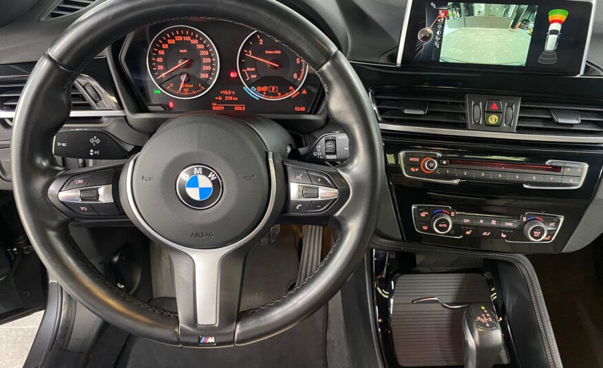 BMW X1 2.0 xDrive20/ Pano / Camera / Keyless Entry/190pk