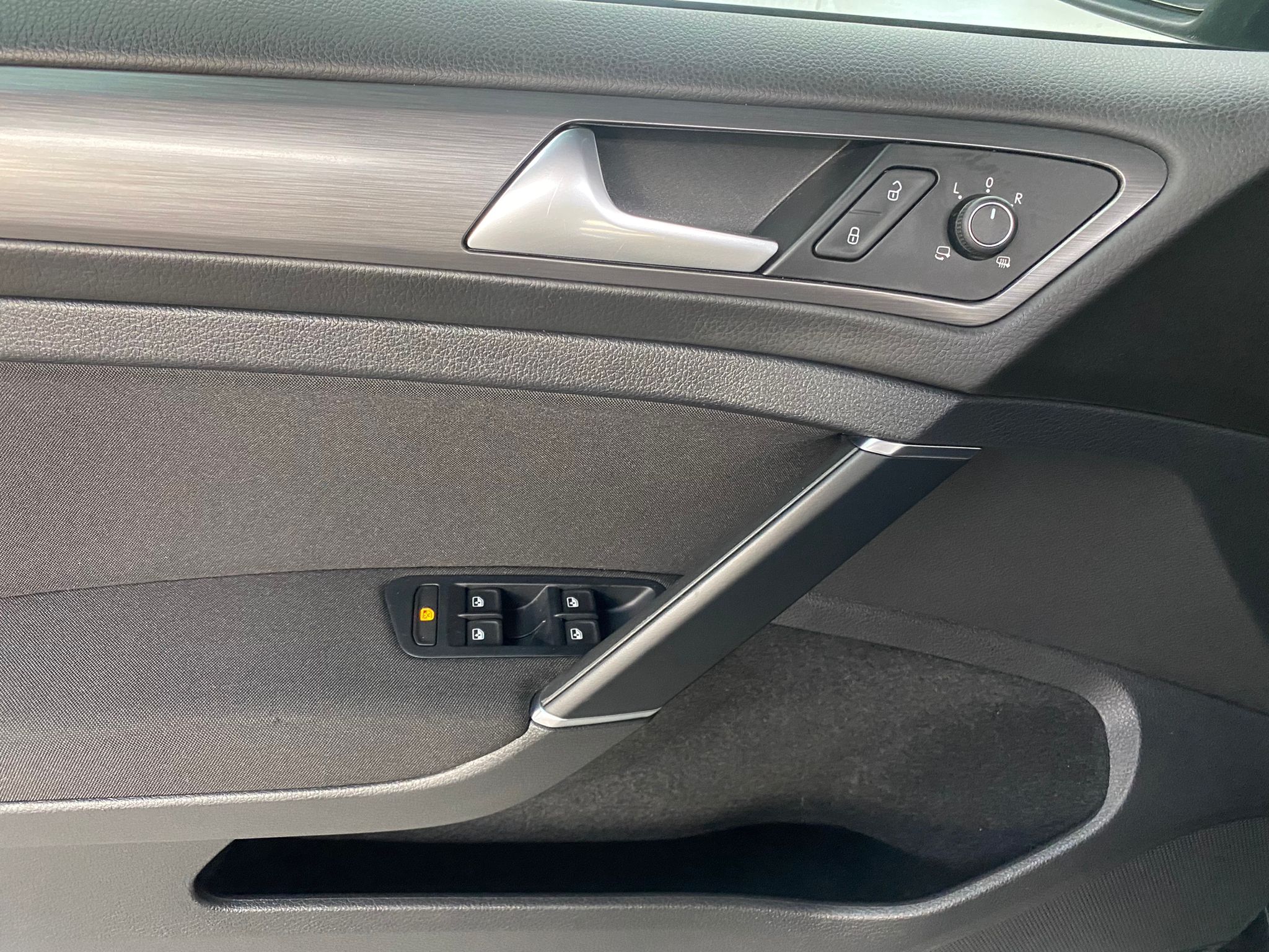 Volkswagen Golf 7 / 1.6TDI/ Facelift/ Virtual Cockpit/Camera