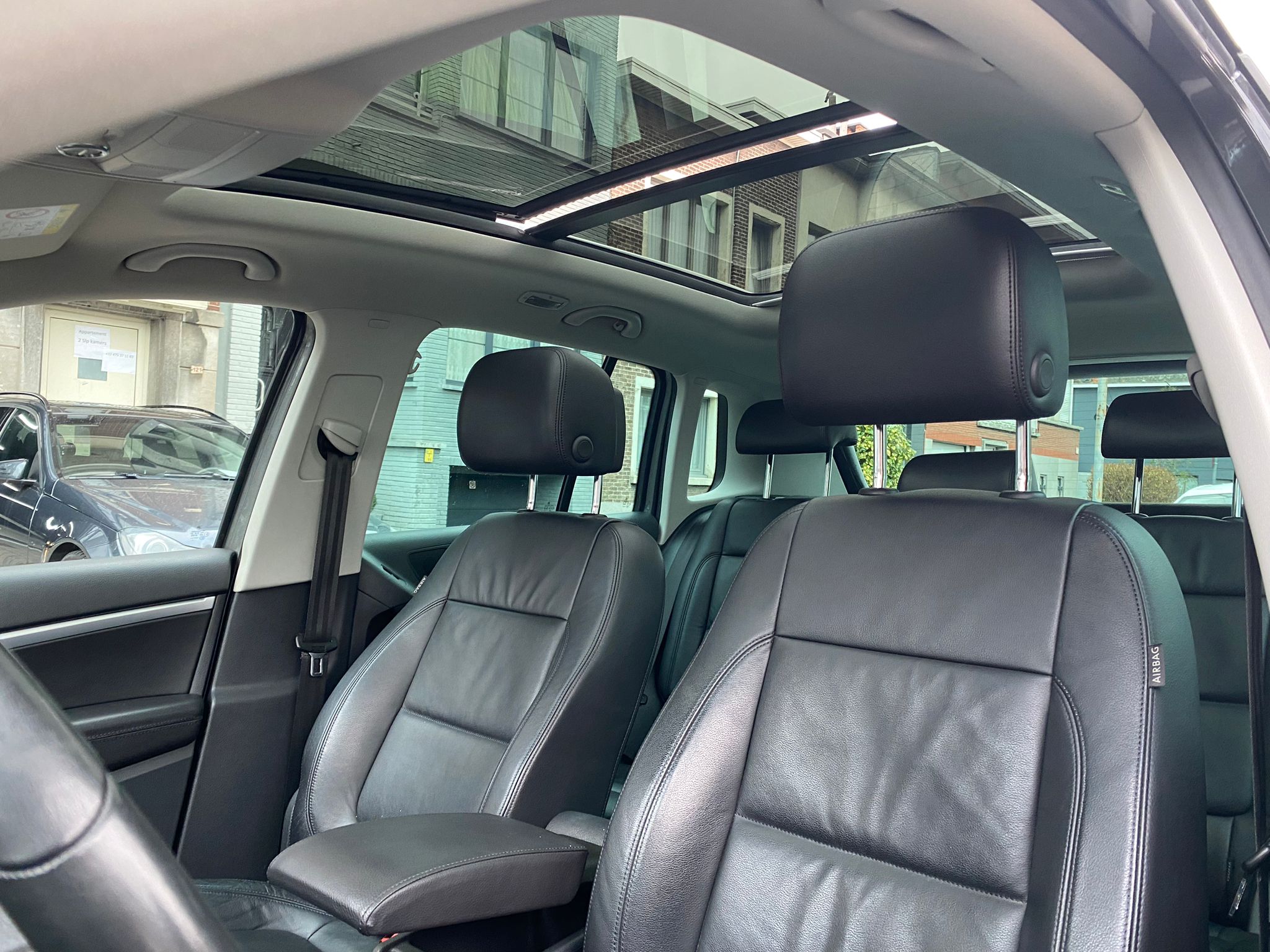 VW Tiguan 2.0TDI / Euro6b/Pano dak/Navi/leder/pdc/