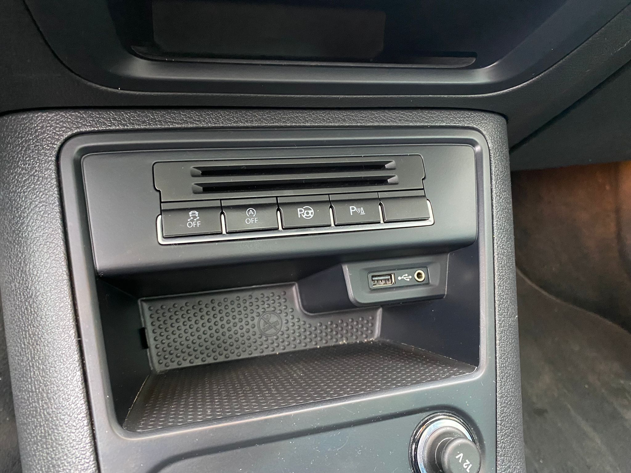 VW Tiguan 2.0TDI / Euro6b/Pano dak/Navi/leder/pdc/