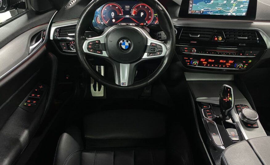BMW 520d M-Pakket / Pano/Keyless Entry / Dodehoek/Xenon/Full