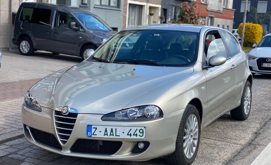 Alfa Romeo 147 1.6 Benzine / Eerste Eigenaar / Leder / Airco