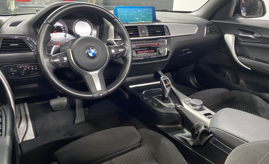 BMW 220i Cabrio / M-Pakket / Xenon / Eerste Eigenaar / 2019