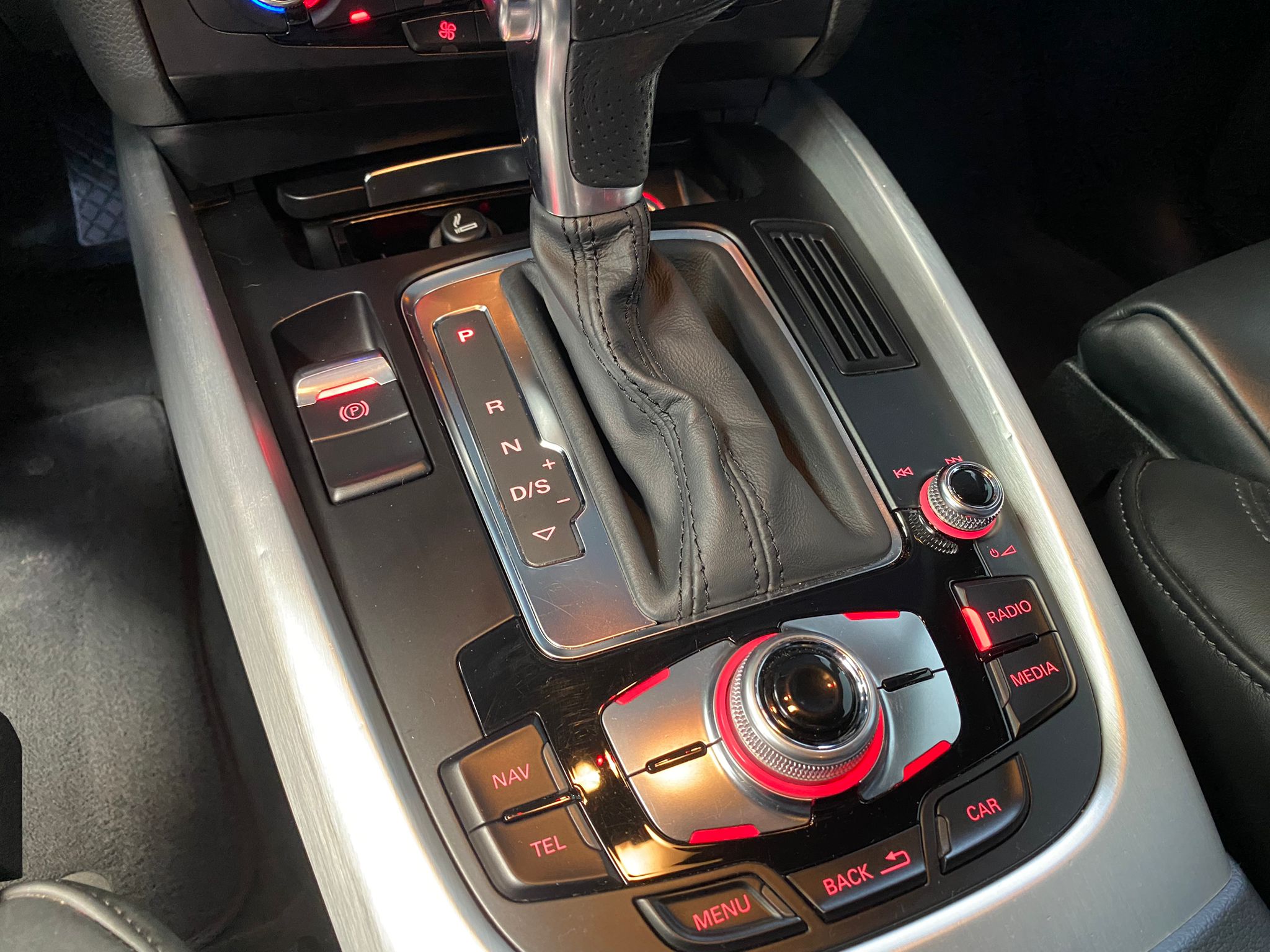 Audi Q5 2.0 TFSI / S-Line / Quattro / Trekhaak / Xenon/224pk