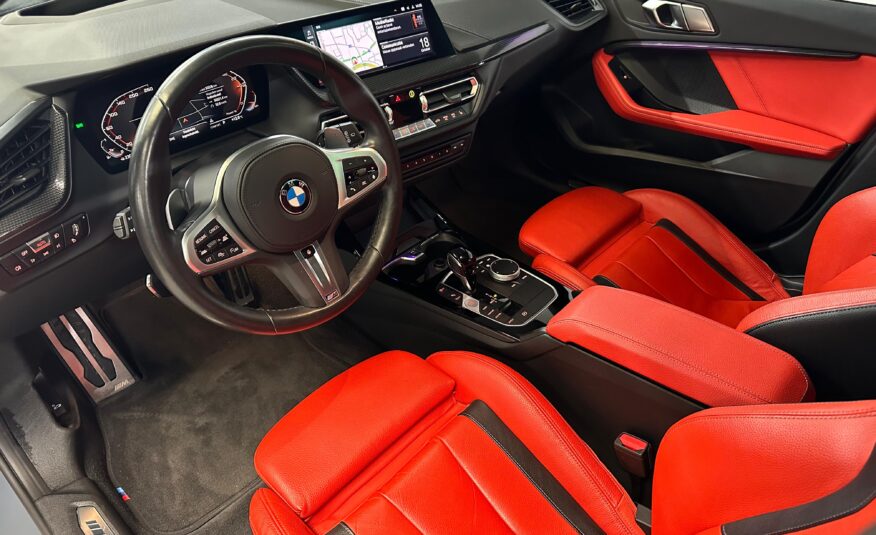 BMW M135i Xdrive / Pano Dak / Camera / Sport Zetels / Full
