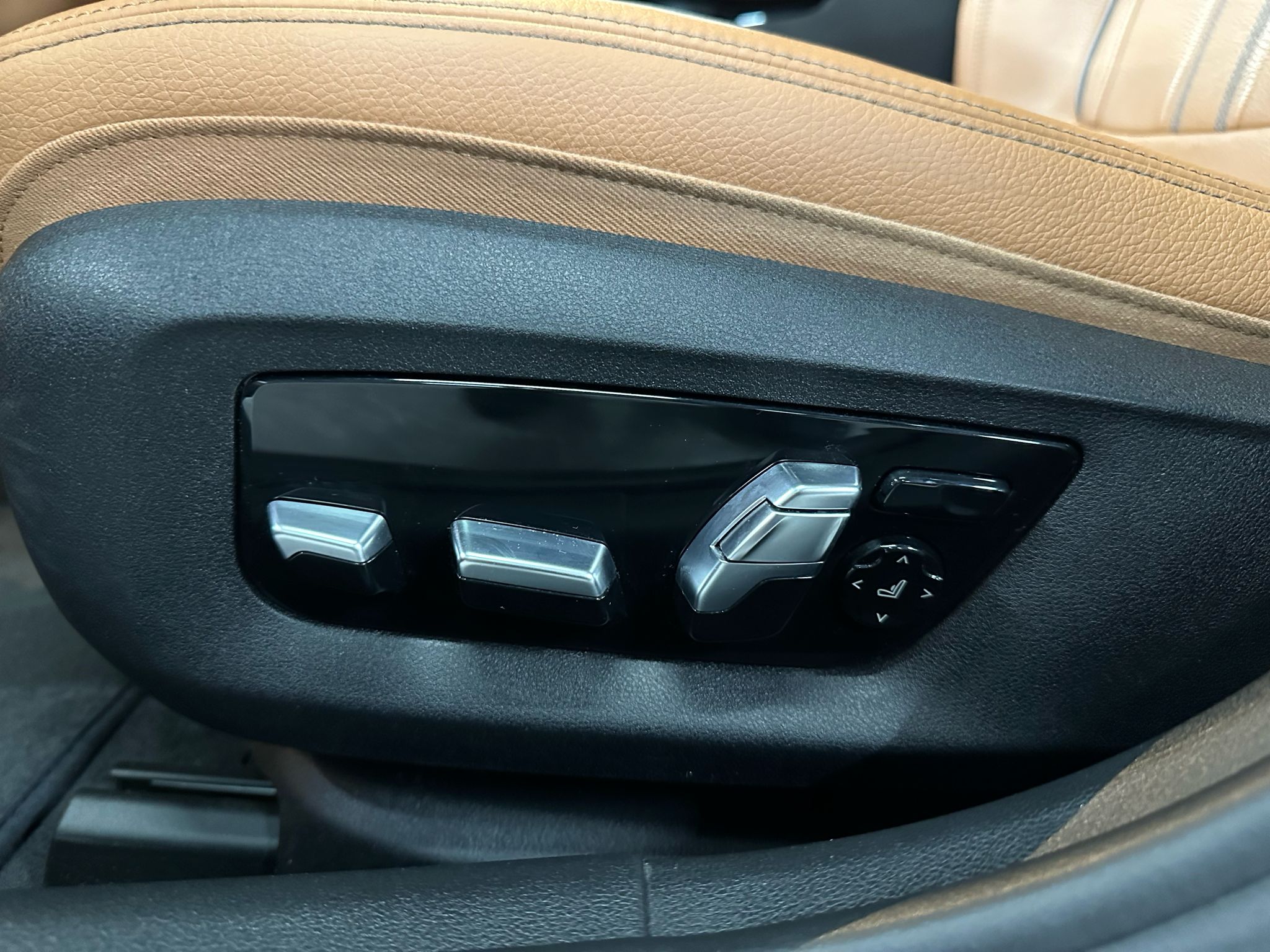 BMW 520dA / M-Pakket / Pano / 360 Camera / Trekhaak /190PK