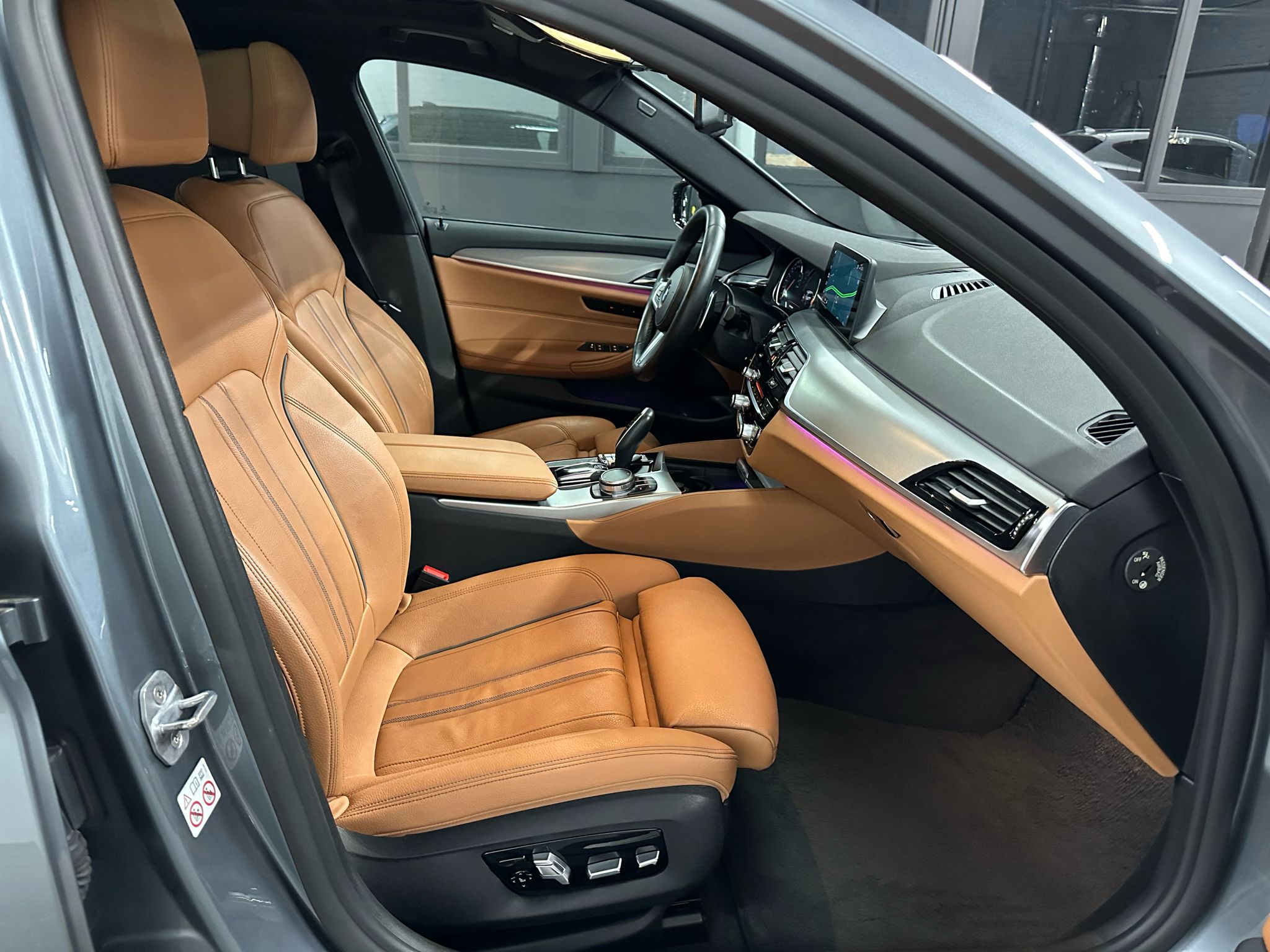 BMW 520dA / M-Pakket / Pano / 360 Camera / Trekhaak /190PK