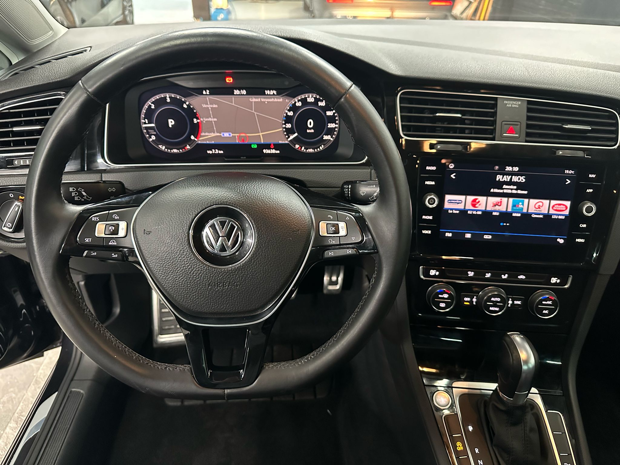 VW Golf 7 1.6TDI – Join – Pano – Camera – Keyless Entry