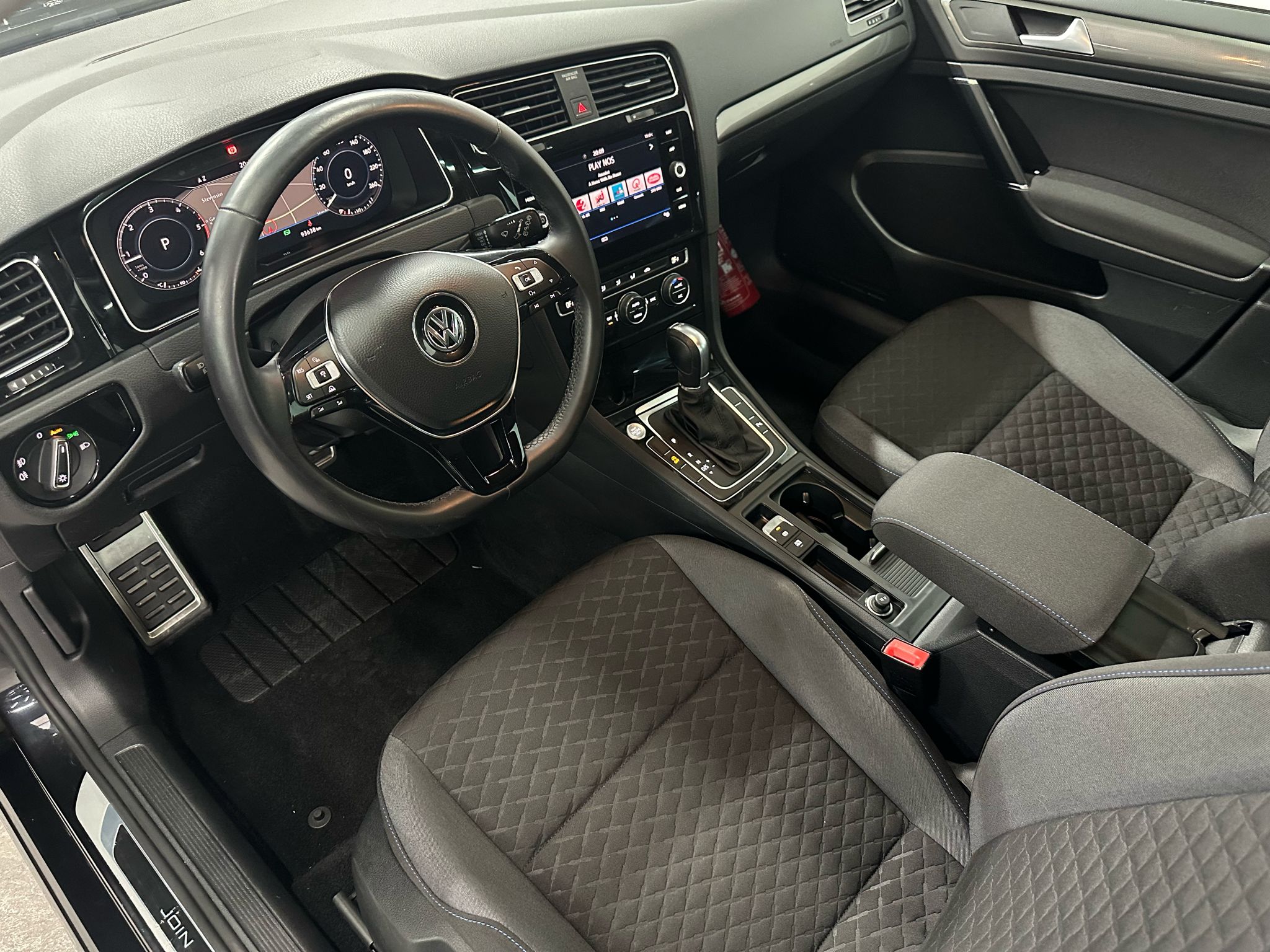VW Golf 7 1.6TDI – Join – Pano – Camera – Keyless Entry