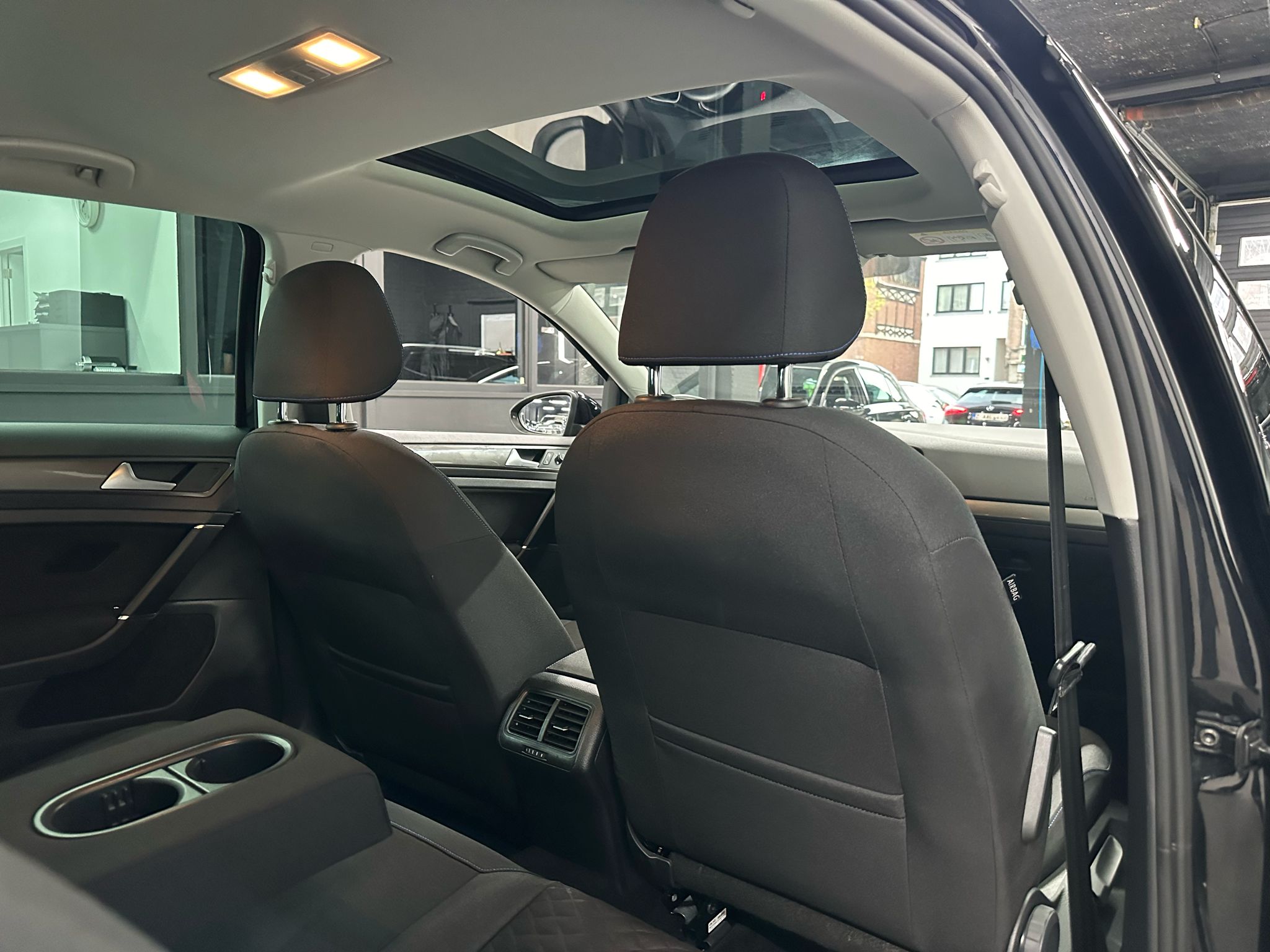 VW Golf 7 1.6TDI – Join – Pano – Camera – Keyless Entry