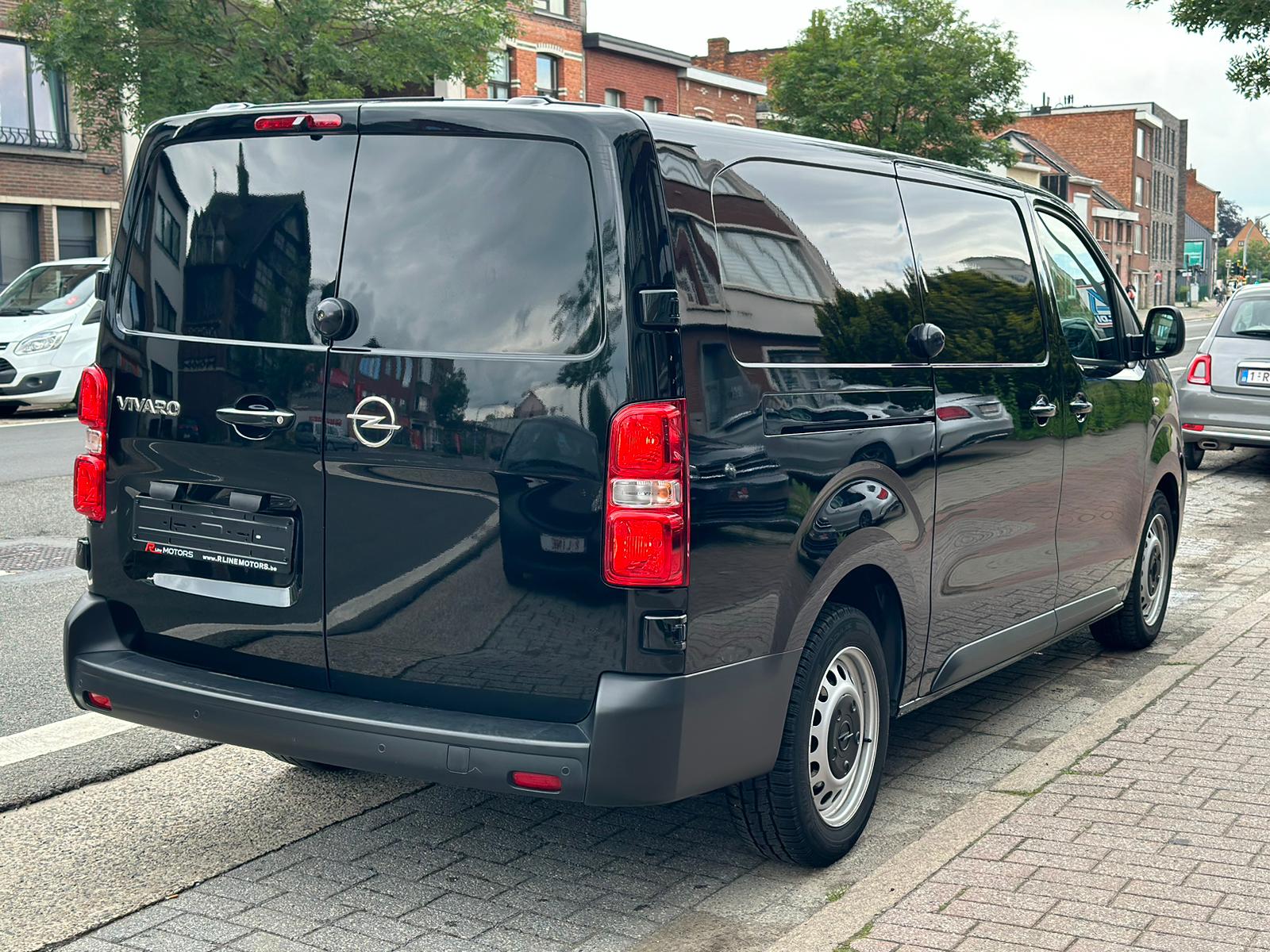 Opel Vivaro 2.0- L3 – Automaat – Camera – Navi – 3 zit