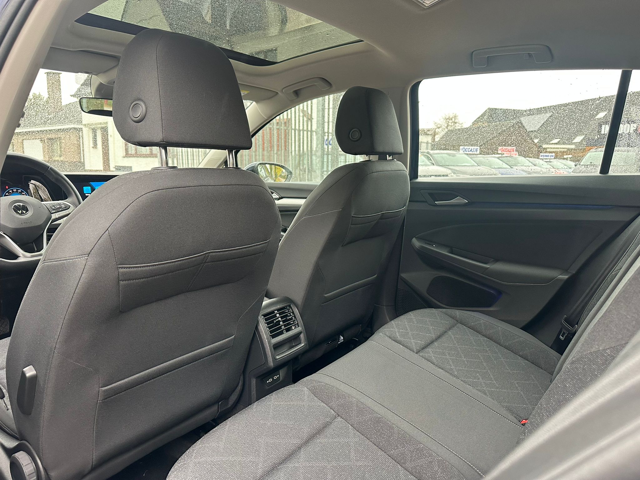 VW Golf 1.5 eTSI – Pano – Camera – weinig km