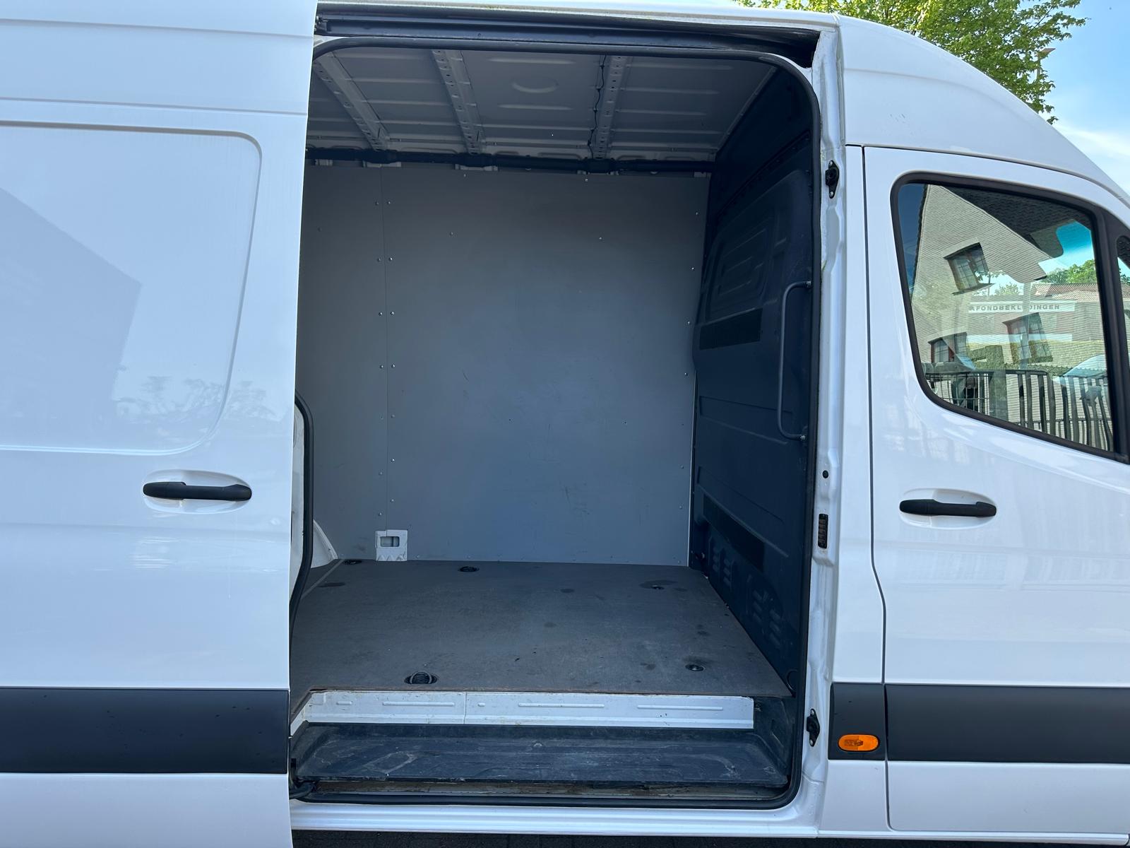 Mercedes-Benz Sprinter 319 3.0 CDI V6 L2H2 – 190pk