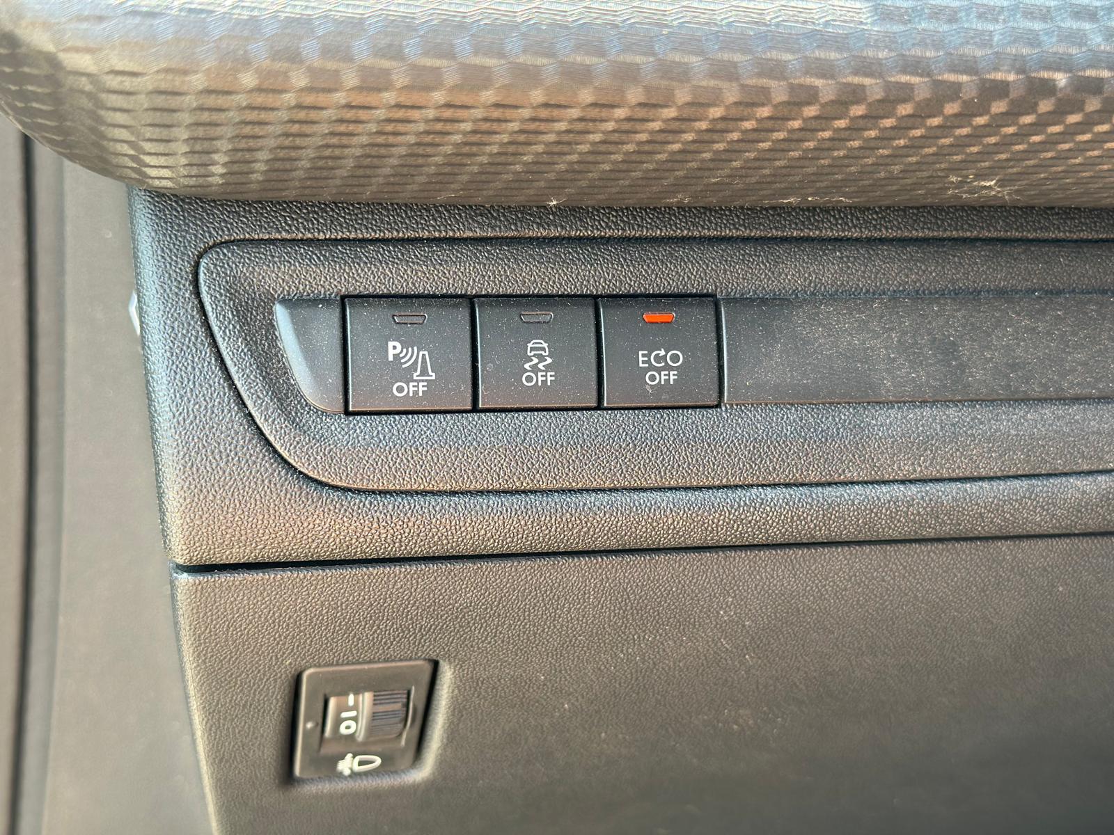 Peugeot 208 Allure – 1.2 Benzine – Apple Carplay – 110pk