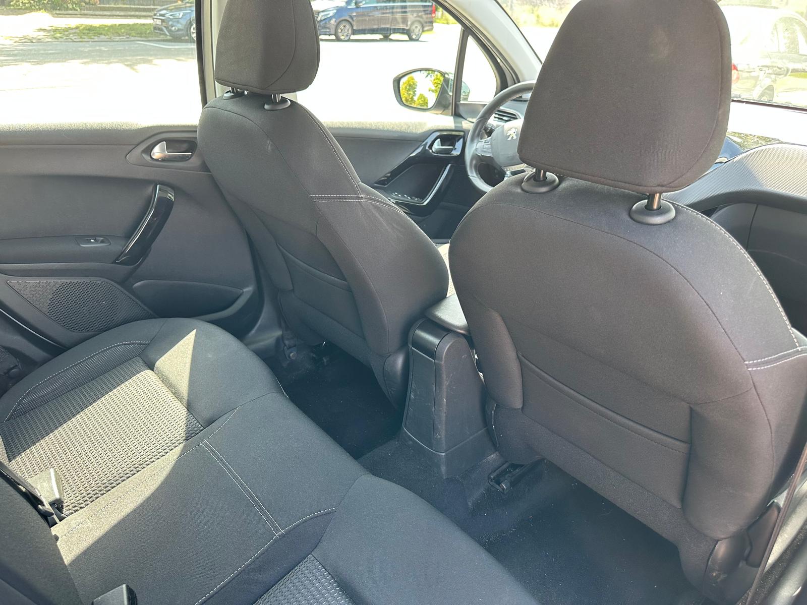 Peugeot 208 Allure – 1.2 Benzine – Apple Carplay – 110pk