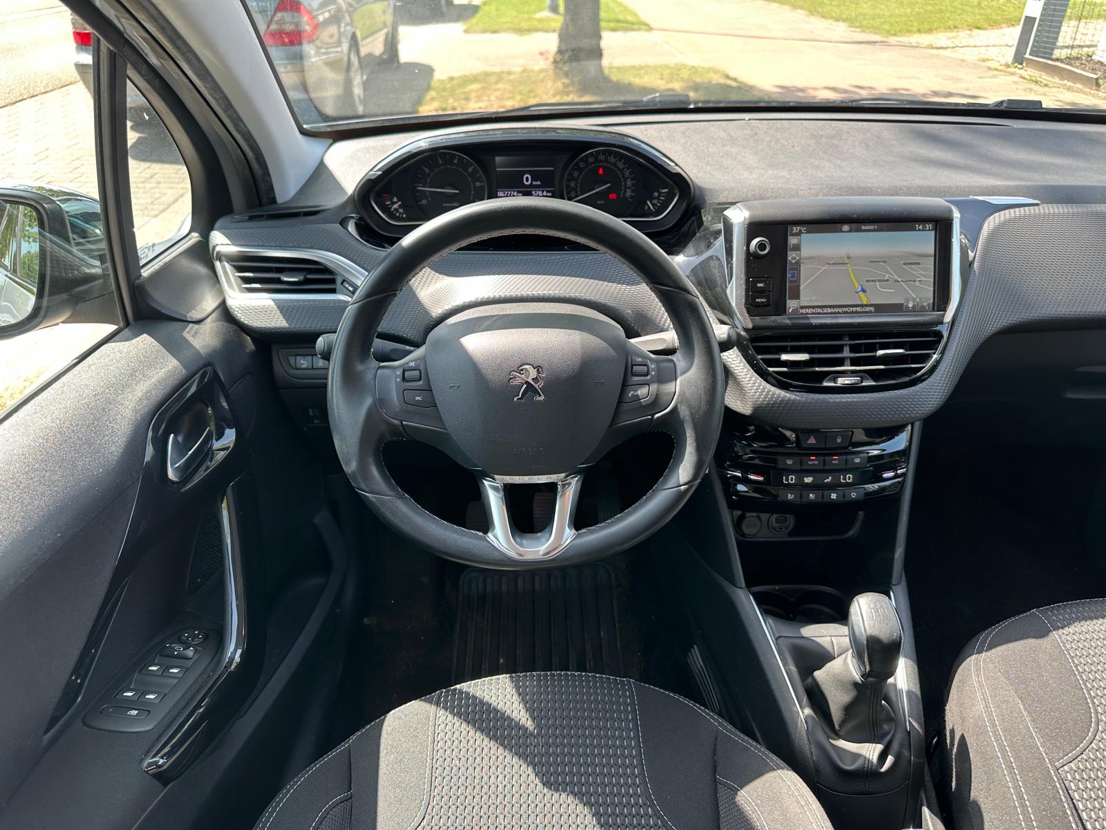 Peugeot 208 Allure – 1.2 Benzine – Apple Carplay – 110pk