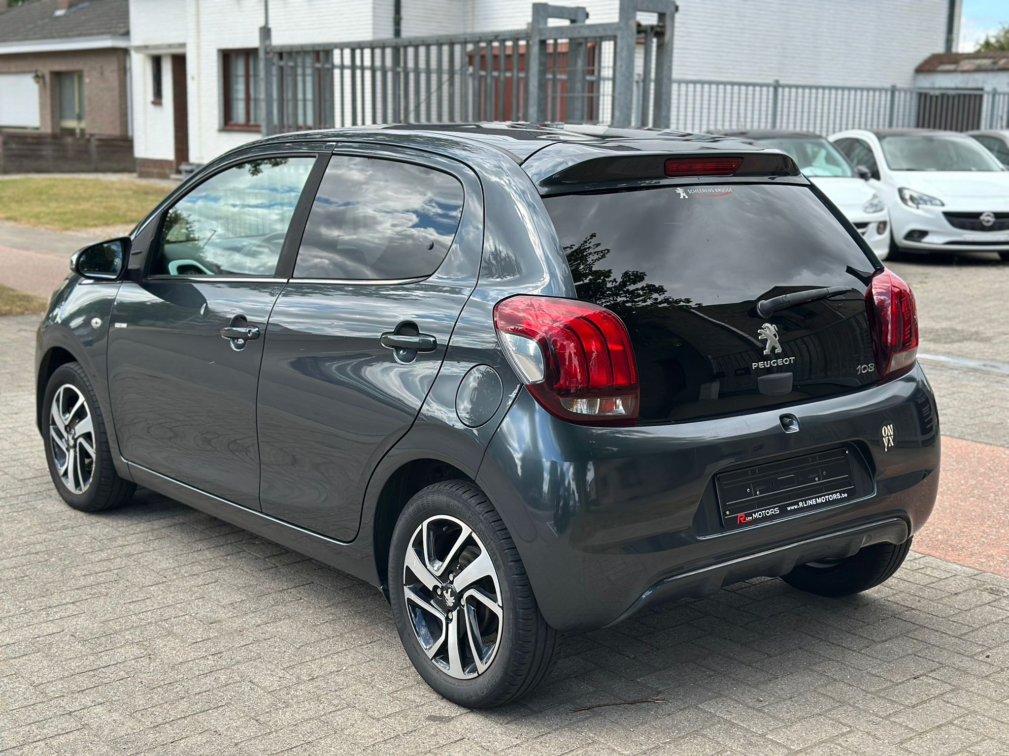 Peugeot 108 – Style – 1.0 benzine – Airco – Bluetooth