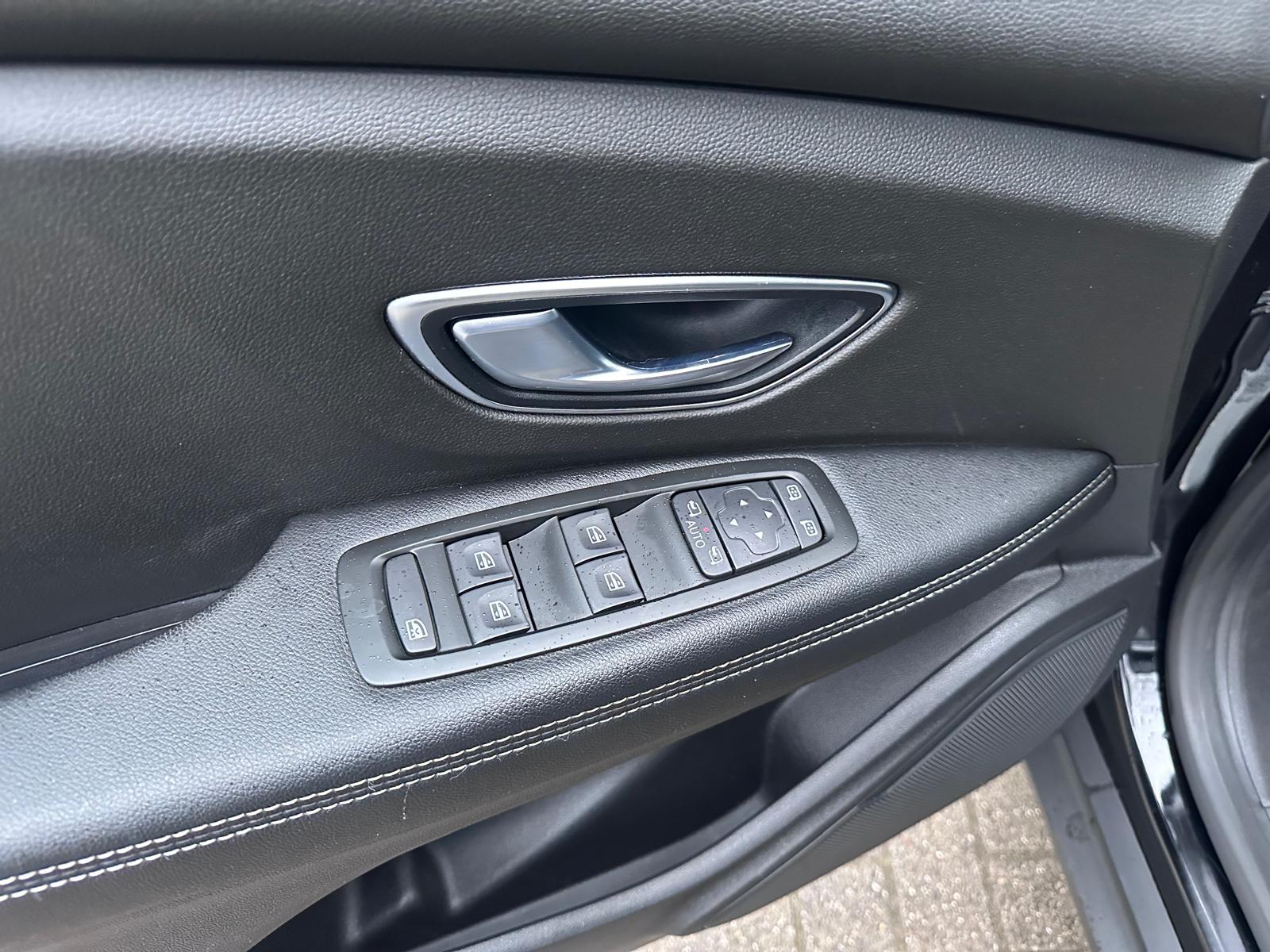 Renault Scenic 1.33 TCe Limited – 27.591KM- Keyless – Airco –