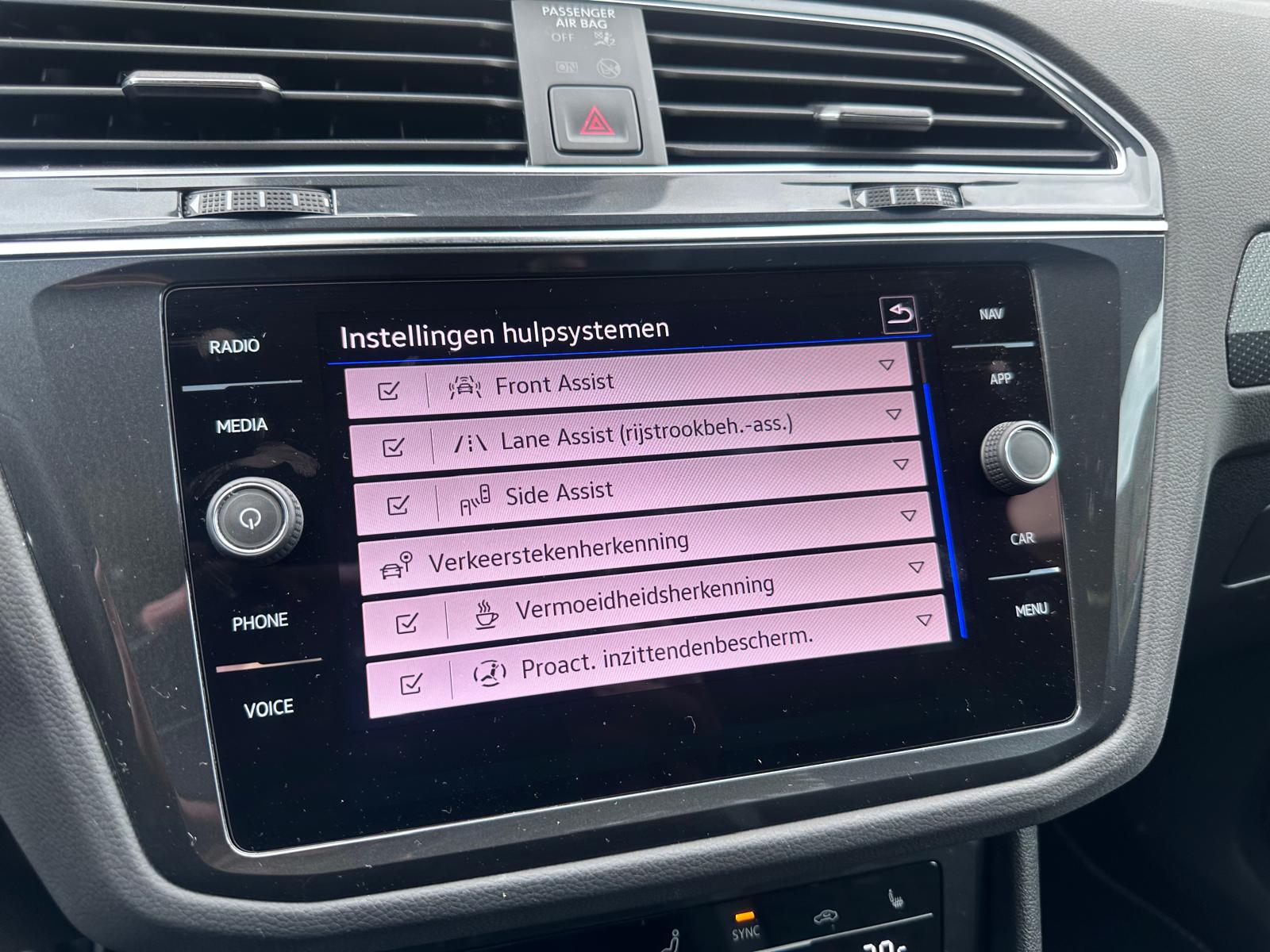 VW Tiguan 2.0 TDI R-Line – Pano – BTW wagen – 360 Camera