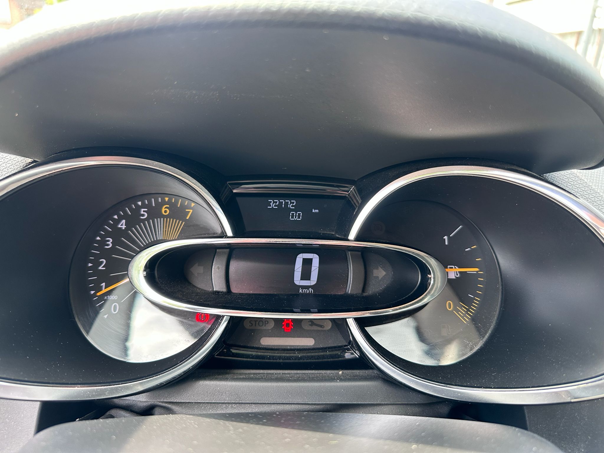 Renault Clio 1.2 benzine – 32.772KM – Airco – Navigatie –