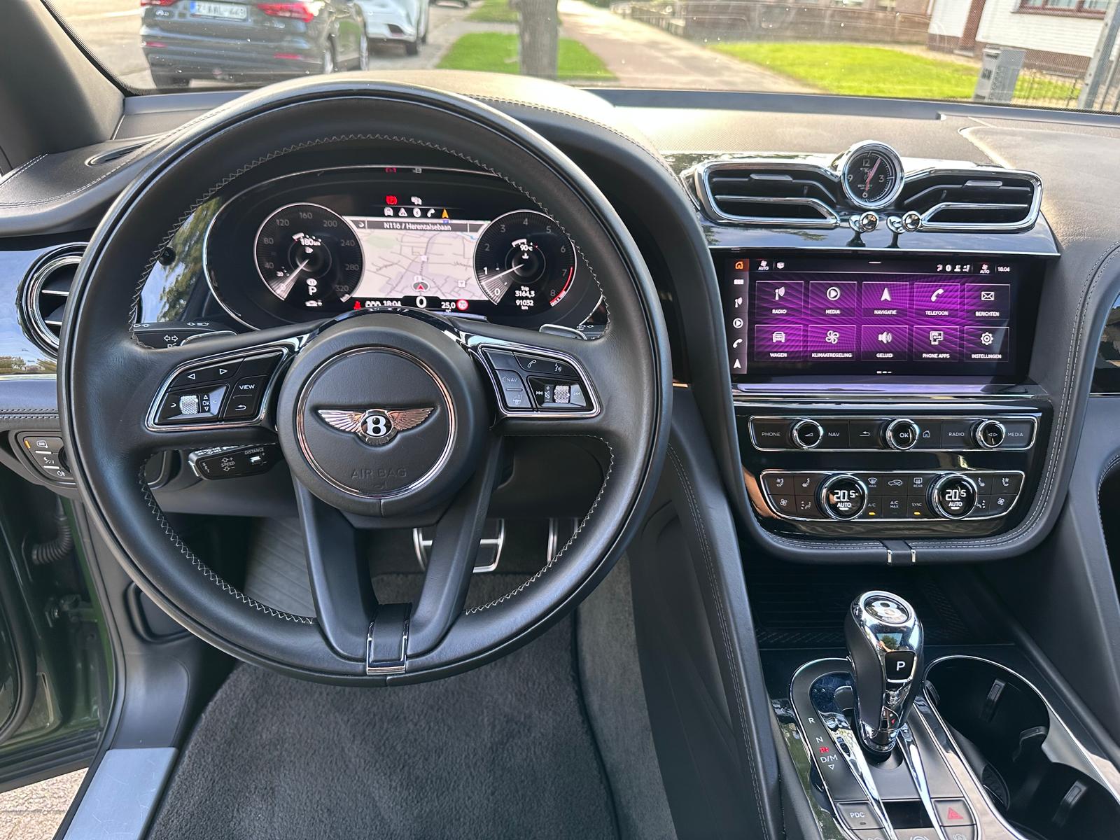 Bentley Bentayga 4.0 Twin Turbo V8 -First Edition – NAIM – BRITISH RACING GREEN