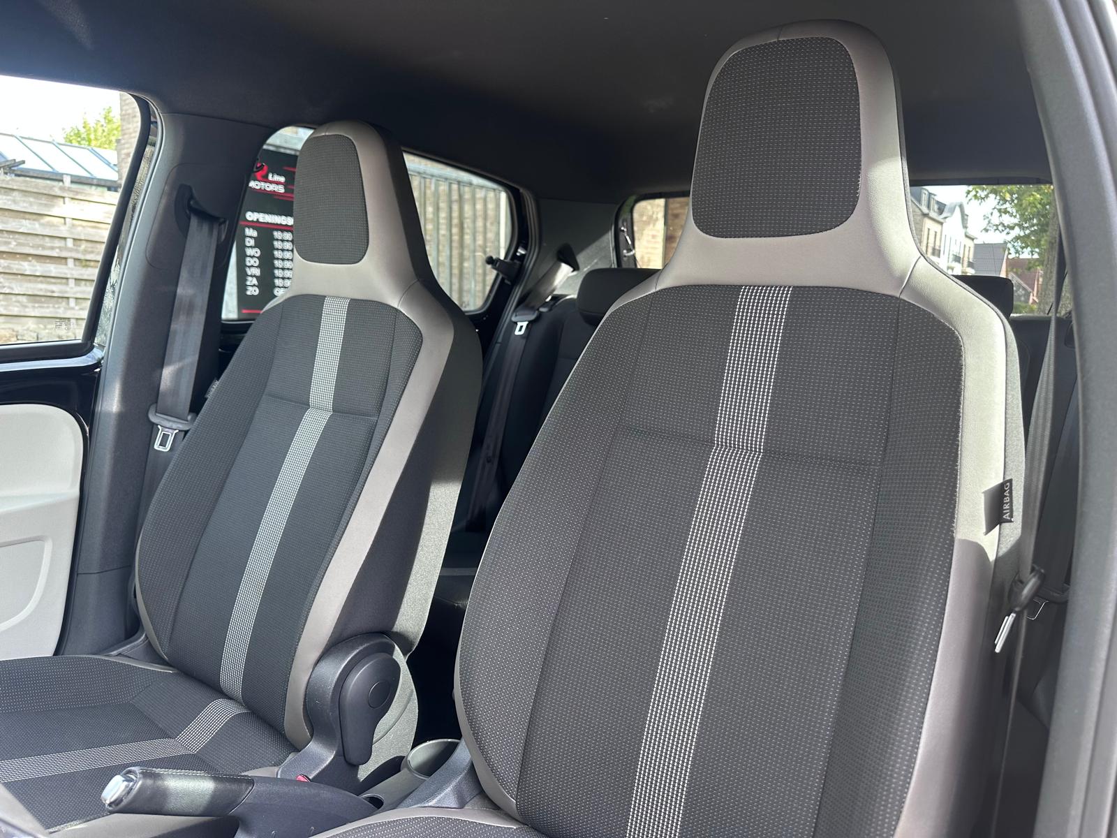 VW Up! 1.0i – Black Style – Automaat – Camera – 44.170KM