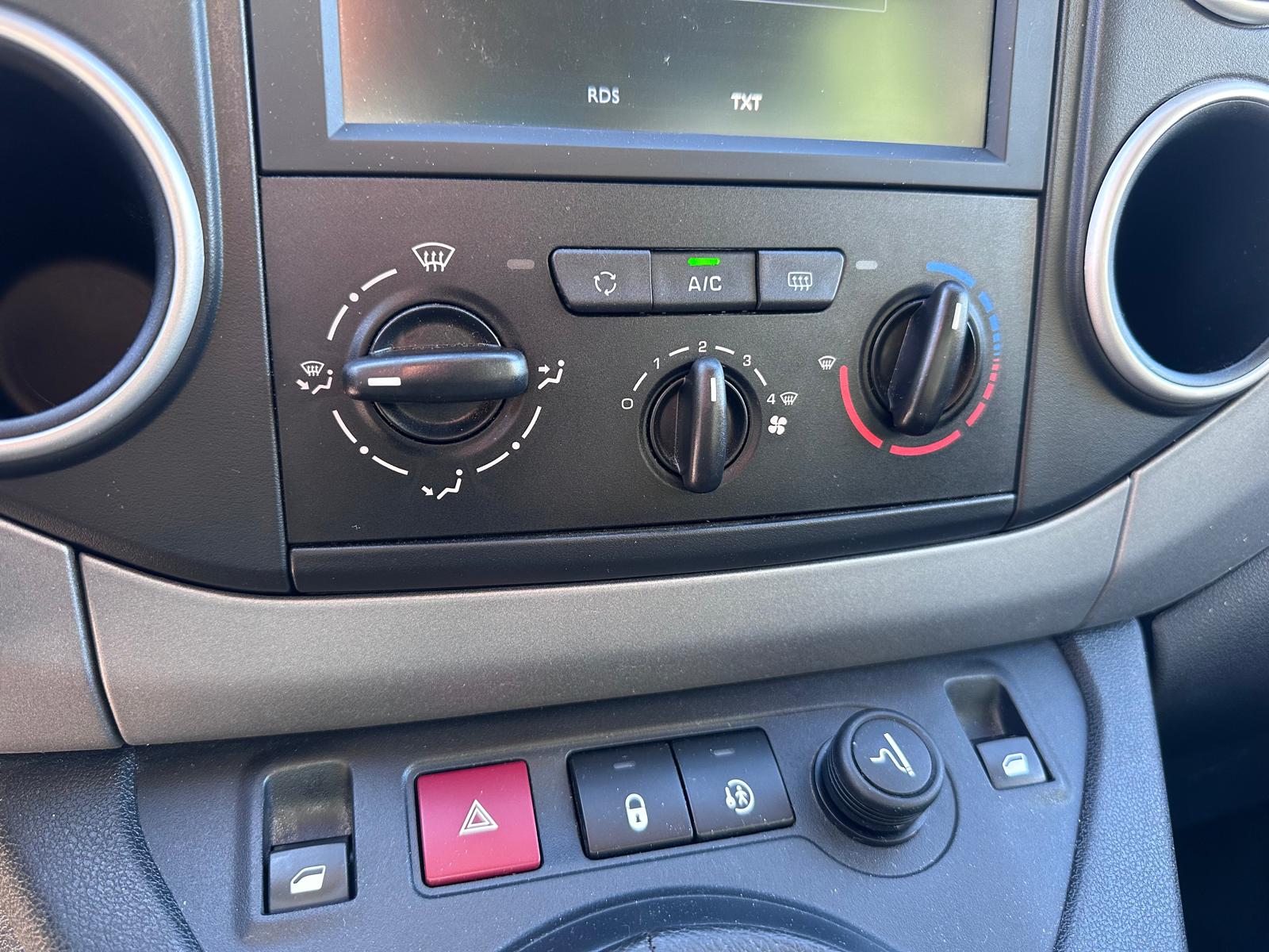 Citroen Berlingo 1.2i- 59.989KM- Airco – Trekhaak – 2017