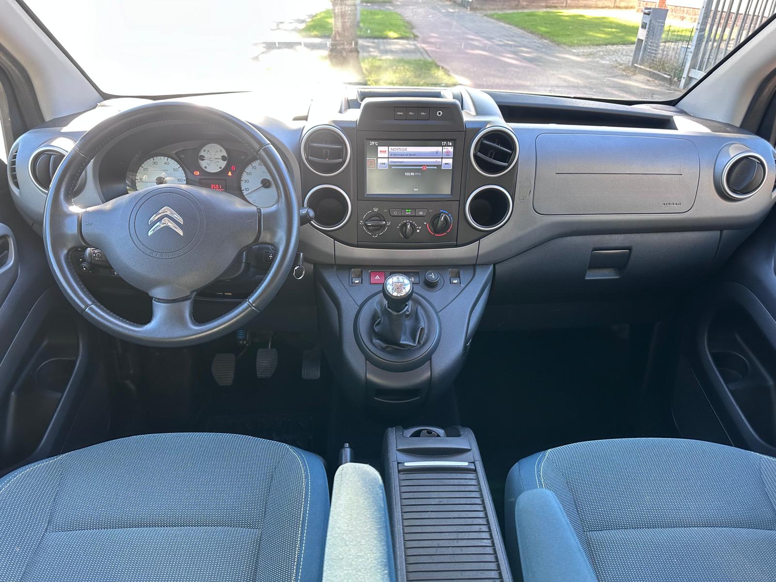 Citroen Berlingo 1.2i- 59.989KM- Airco – Trekhaak – 2017