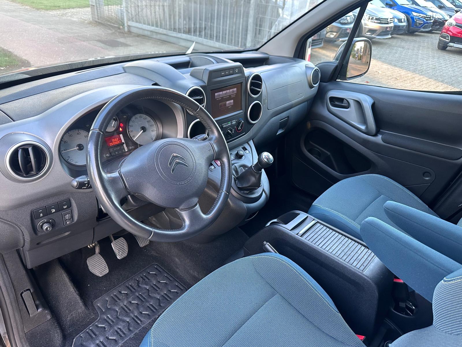 Citroen Berlingo 1.2i- 59.989KM- Airco – Trekhaak – 2017