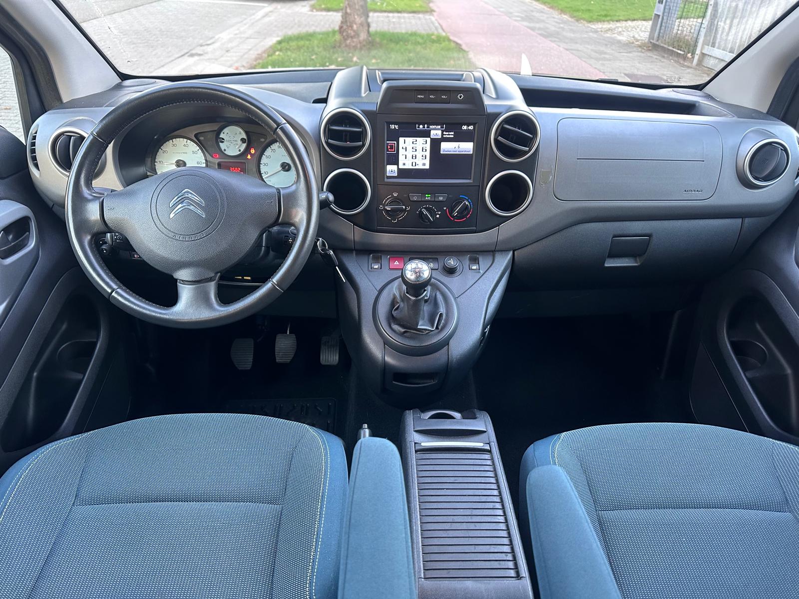 Citroen Berlingo 1.2i- 59.989KM- Airco – Trekhaak – 2017