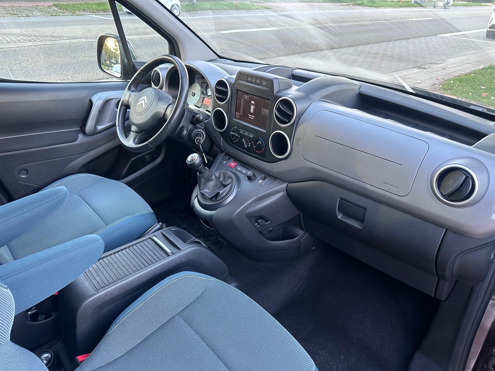 Citroen Berlingo 1.2i- 59.989KM- Airco – Trekhaak – 2017