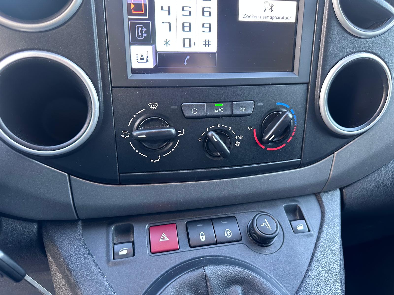 Citroen Berlingo 1.2i- 59.989KM- Airco – Trekhaak – 2017