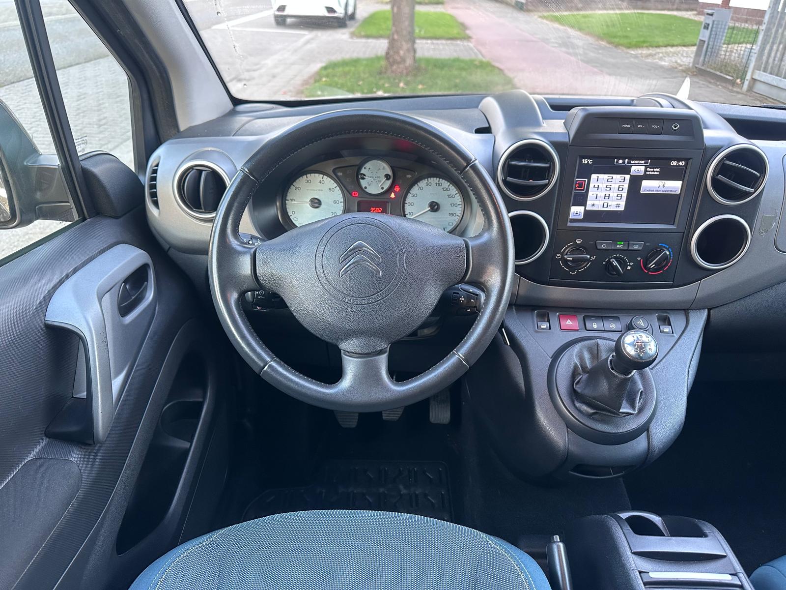 Citroen Berlingo 1.2i- 59.989KM- Airco – Trekhaak – 2017