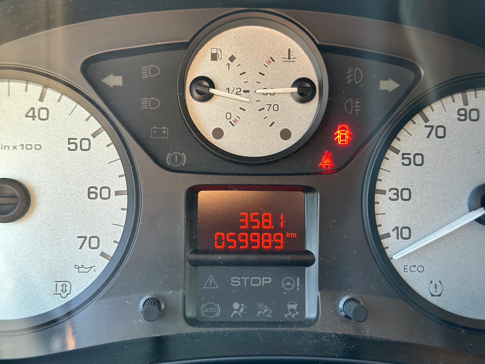 Citroen Berlingo 1.2i- 59.989KM- Airco – Trekhaak – 2017