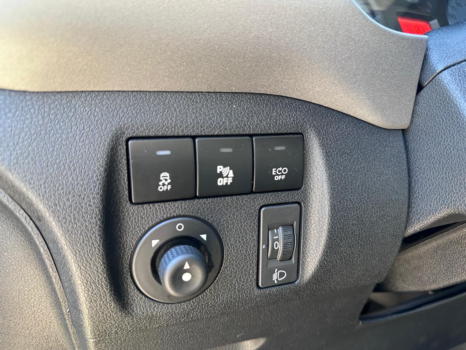Citroen Berlingo 1.2i- 59.989KM- Airco – Trekhaak – 2017
