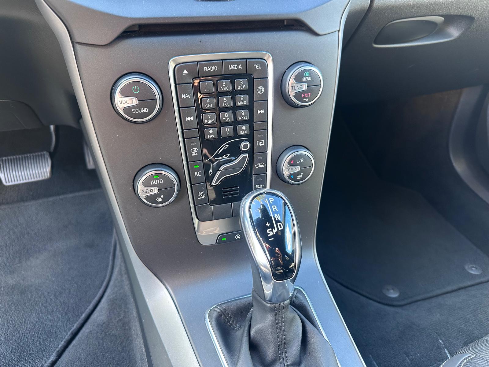 Volvo V40 1.5 T2 Black Edition – Automaat – 69.763KM – 2019