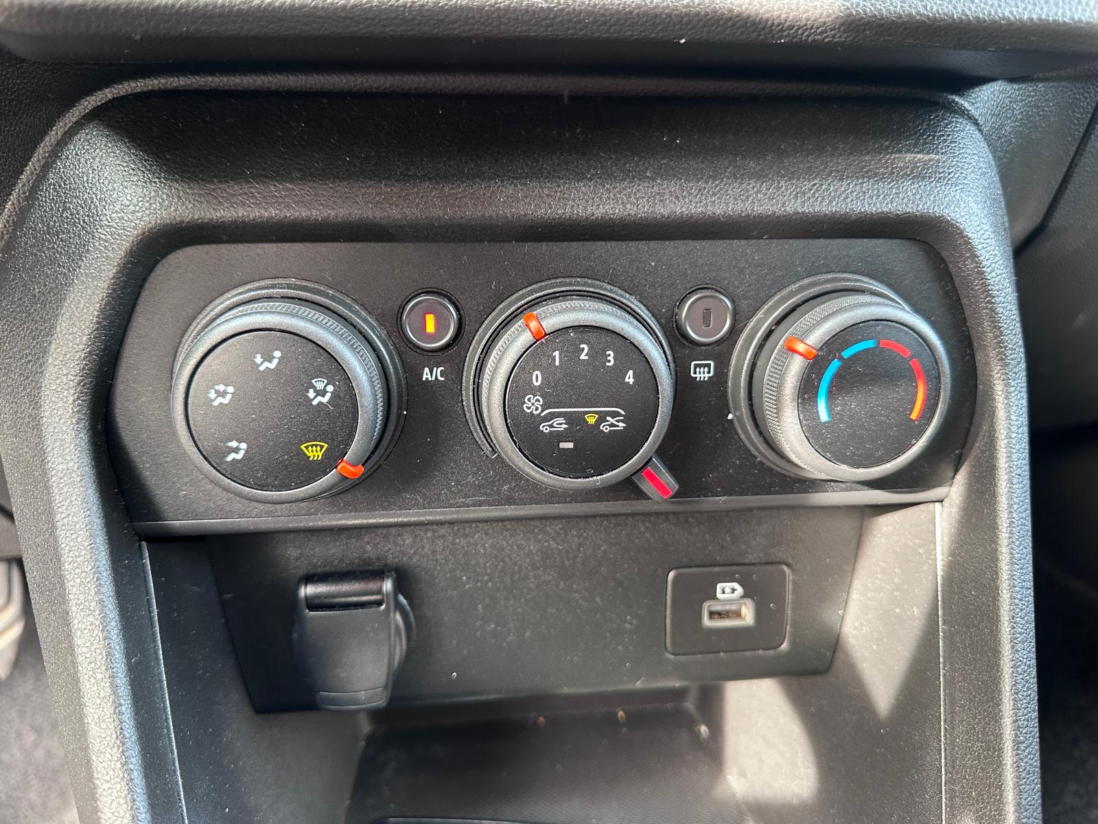 Dacia Sandero 1.0 TCe – 91PK -Camera-Dodehoek-Apple Carplay