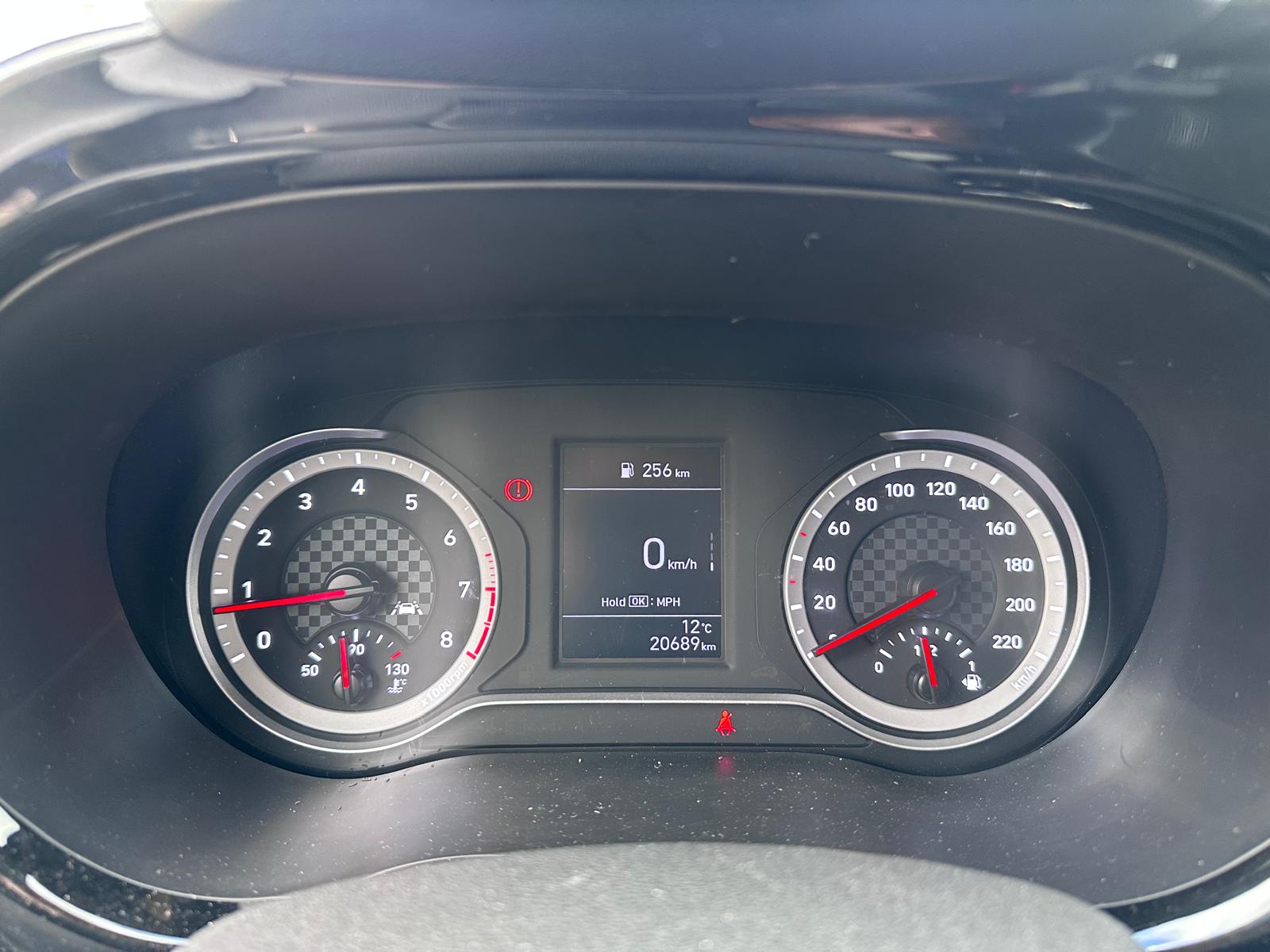 Hyundai i10 1.0i Twist – Camera – 20.689KM – Apple Carplay –