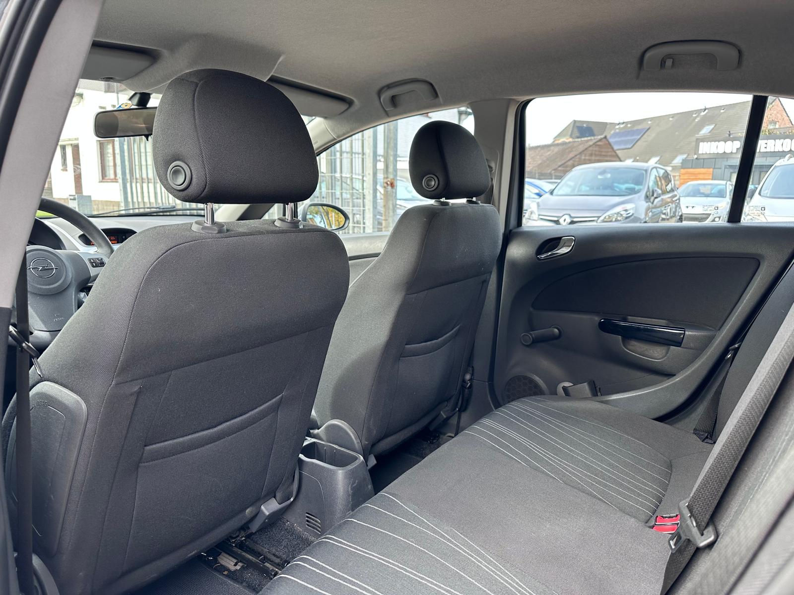 Opel Corsa Corsa 1.2i – 85.148KM – Airco – Trekhaak – Gekeurd